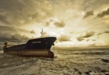 US-Iran Negotiations Address Economic Implications of Frozen Assets, Hormuz Tensions